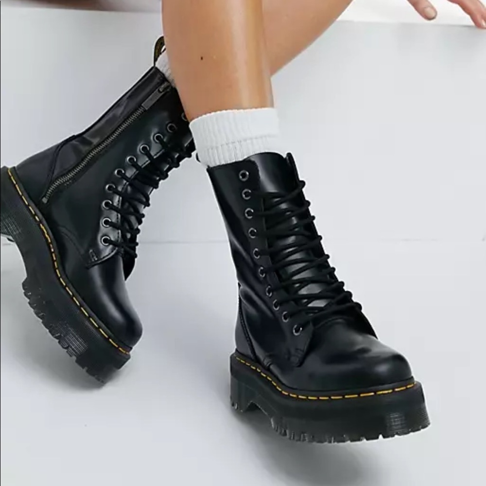 PERFECT CONDITION NEVER WORN Black Jadon Dr. Martens